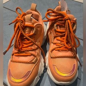 Pre-Owned Orange y2k shoes, size women's 7